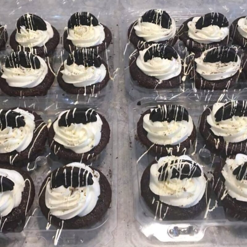 1 dozen Oreo Cupcakes