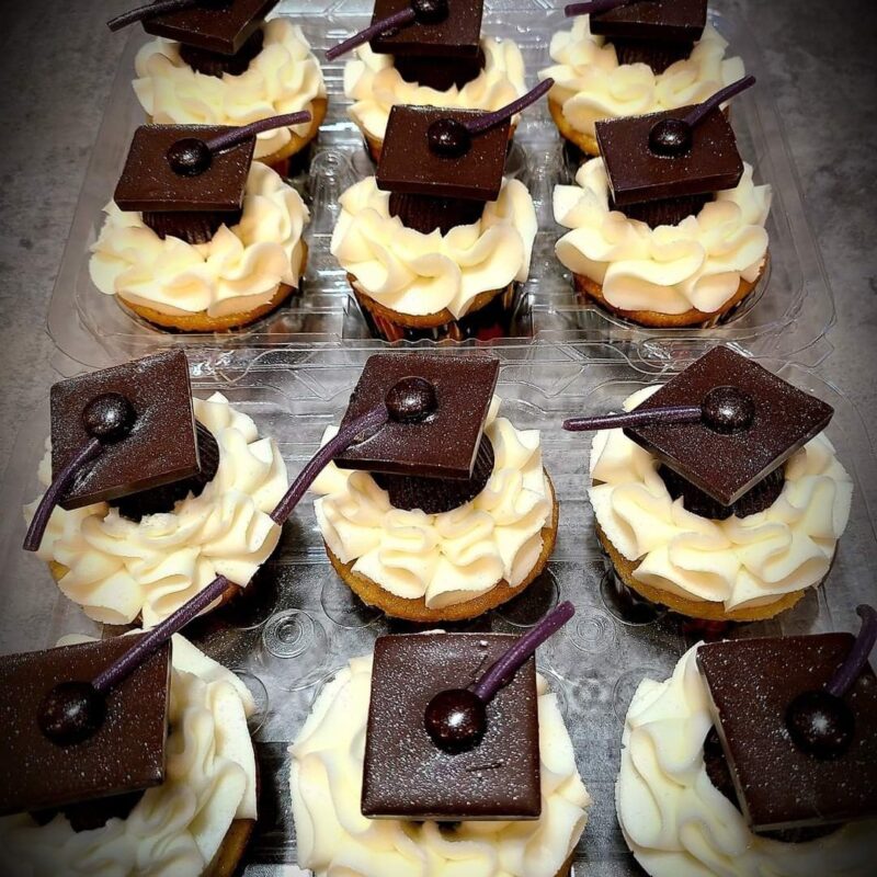 1 dozen Graduation Cap Cupcakes