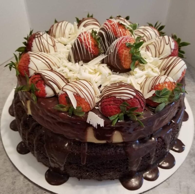 10" Chocolate Dipped Strawberries Cheesecake