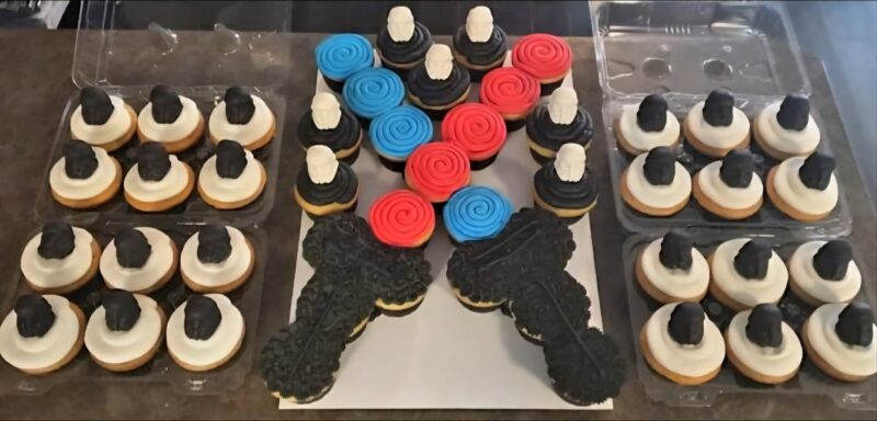 Star wars cupcakes cake (2dozen on cake board only)